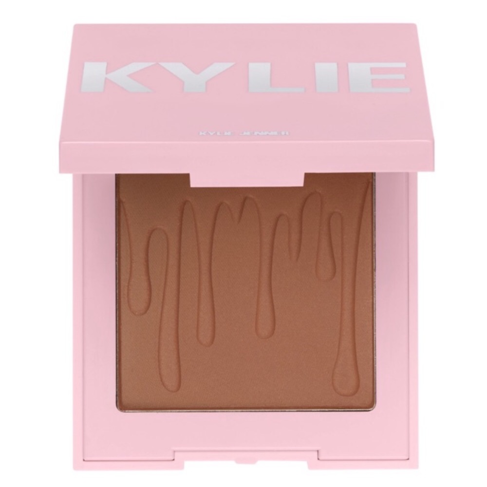 🛍 BNIB ALMOND BRONZER- KYLIE COSMETICS🛍